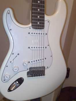 Foto: Verkauft Gitarre FENDER - STRATOCASTER