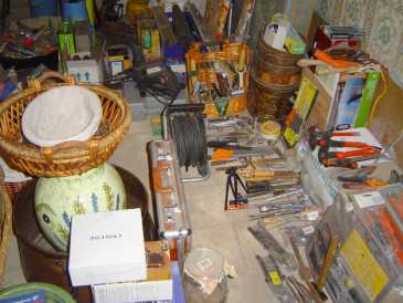 Foto: Verkauft Bastel und Werkzeug