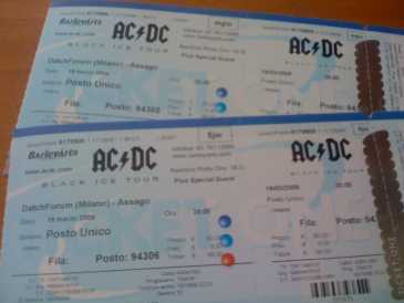 Foto: Verkauft Konzertscheine PRIMA RICEVI, POI PAGHI! 2 BIGLIETTI AC/DC 19 MARZ - MILANO