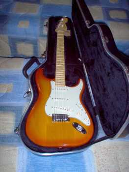 Foto: Verkauft Gitarre FENDER - FENDER STRATOCASTER