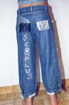 Foto: Verkauft Kleidung Frauen - SCORPLUS