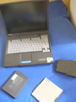 Foto: Verkauft Laptop-Computer COMPAQ - E500