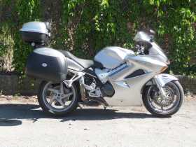 Foto: Verkauft Motorrad 800 cc - HONDA - VFR