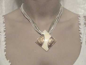 Foto: Verkauft 2 Halsbände Phantasie - Frauen