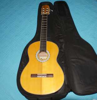 Foto: Verkauft Gitarre RONDA GUITARRAS - C 371
