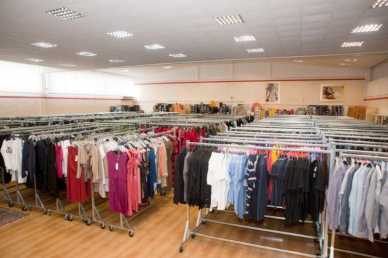 Foto: Verkauft Kleidung Frauen - PRADA