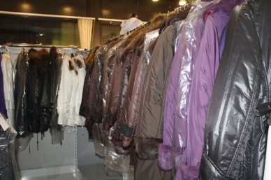 Foto: Verkauft Kleidung Frauen - SONIA FORTUNA