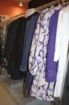 Foto: Verkauft Kleidung Frauen - SONIA FORTUNA