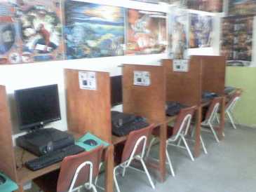 Foto: Verkauft Computer und Videospiele DELL
