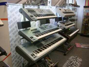 Foto: Verkauft 5 Mechanischesn Klavier YAMAHA - YAMAHA TYROS 4 61-KEY ARRANGER