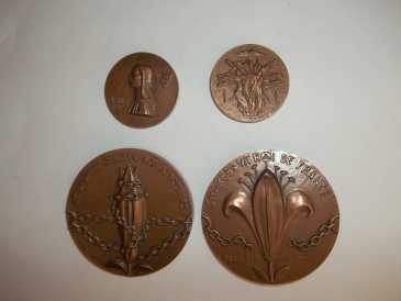 Foto: Verkauft 4 Medaillen JEANNE D'ARC ET CHARLES 7 - Medaille Gedächtnis - Zwischen 1917 und 1939