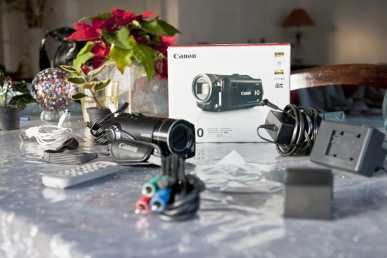 Foto: Verkauft Videokamera CANON - CANON HF10