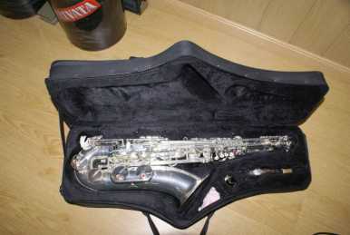 Foto: Verkauft Saxophon SOUND - SAXOFON SOPRANO PLATEADO CURVO FA LIGERO