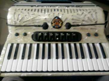 Foto: Verkauft Klaviere und Synthesatore PAOLO SOPRANI - 96 BASSI