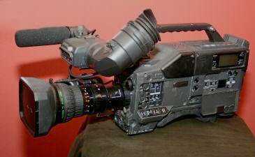 Foto: Verkauft Videokamera SONY - PROFESSIONAL VIDEO CAMERA SONY DXC-D30WS WITH DSR1