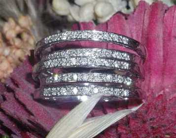 Foto: Verkauft Ring Mit Diamanten - Frauen