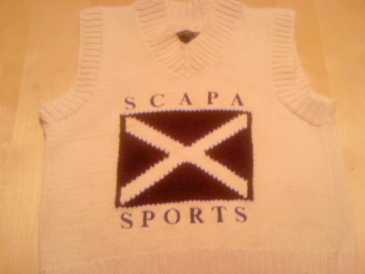 Foto: Verkauft Kleidung Frauen - SCAPA