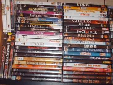 Foto: Verkauft 100 DVDn LOT DE 100 DVD A SAISIR!!!