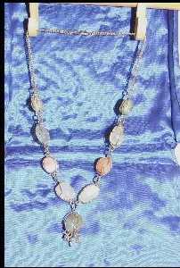 Foto: Verkauft Halsband Mitunschaetzbaren Stein - Frauen