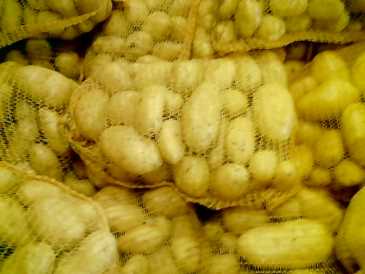 Foto: Verkauft Obst und Gemüse Kartoffel