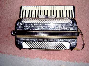 Foto: Verkauft Musikinstrument AKORDEON HOHNER - VERDI III