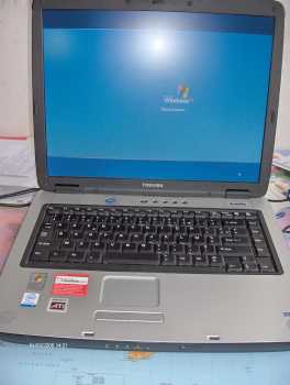 Foto: Verkauft Laptop-Computer TOSHIBA
