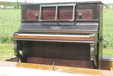 Foto: Verkauft Gerades Klavier