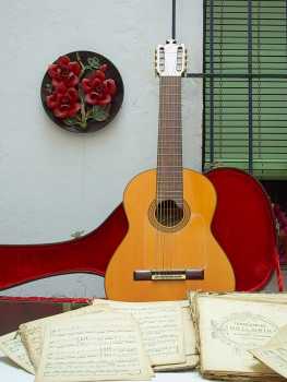 Foto: Verkauft Gitarre VALERIANO BERNAL - UNICA EN SU GENERO